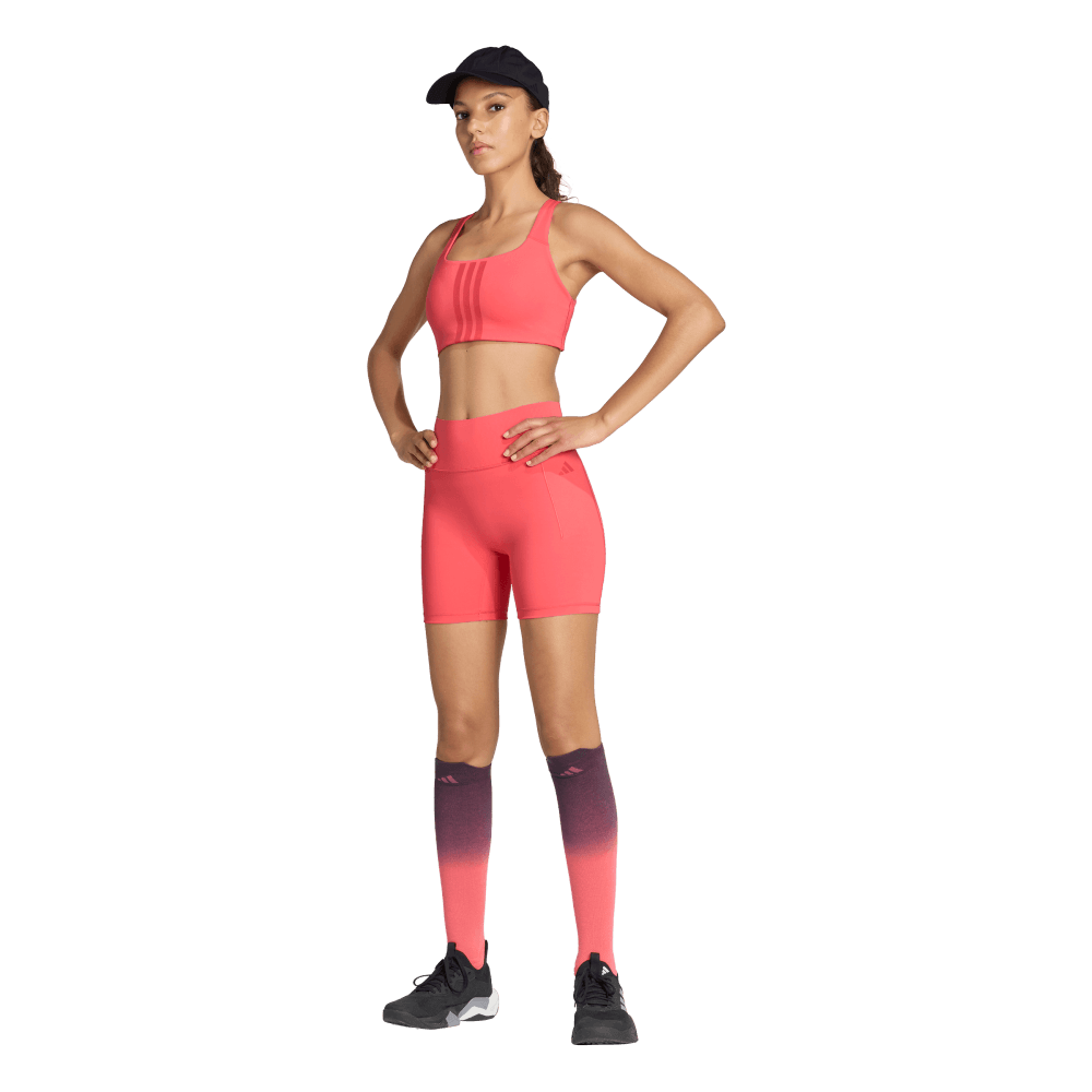KR0985_5_APPAREL_On Model_Standard Outfit View_transparent